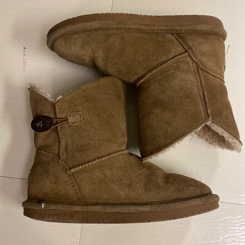 Size 2 Bearpaw Boots Brown.